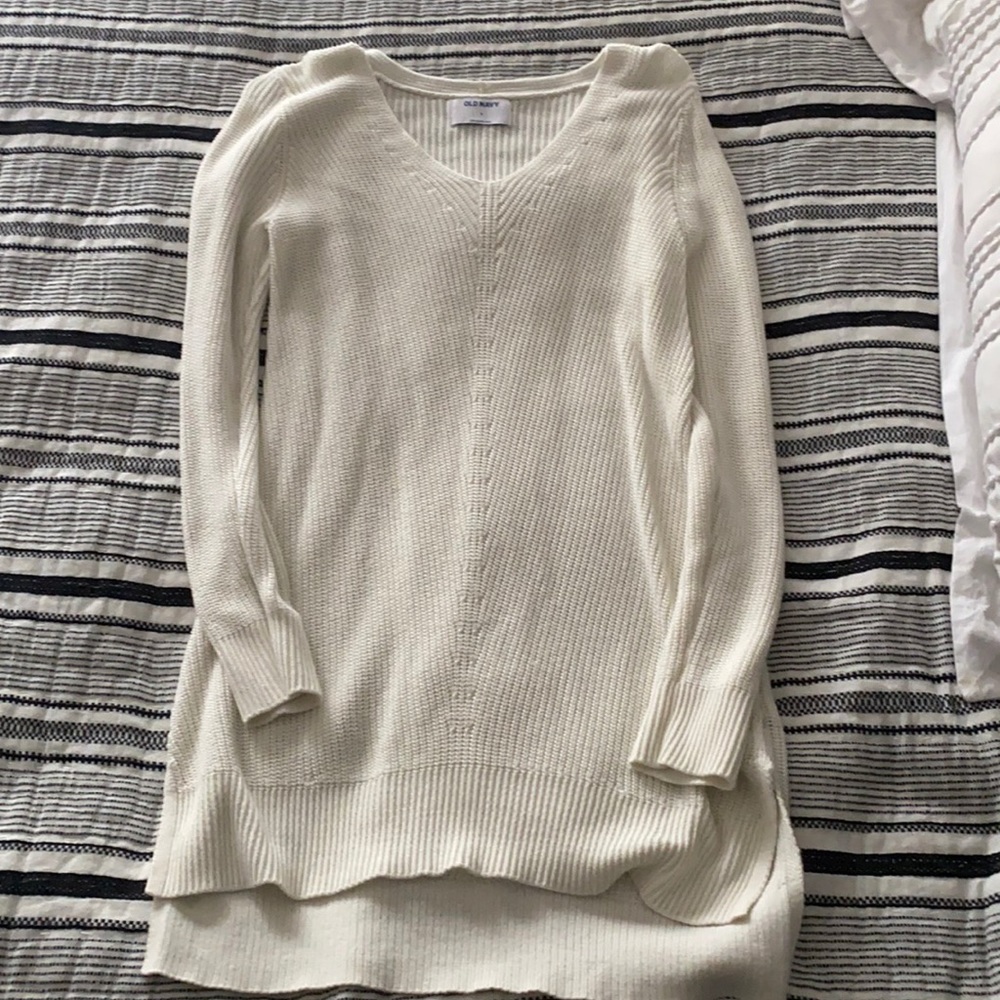 Old navy women’s sweater size medium